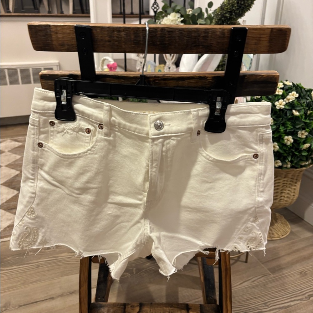 Women's American Eagle White Denim Shorts Boyfriends Cut Size 4 NWOT